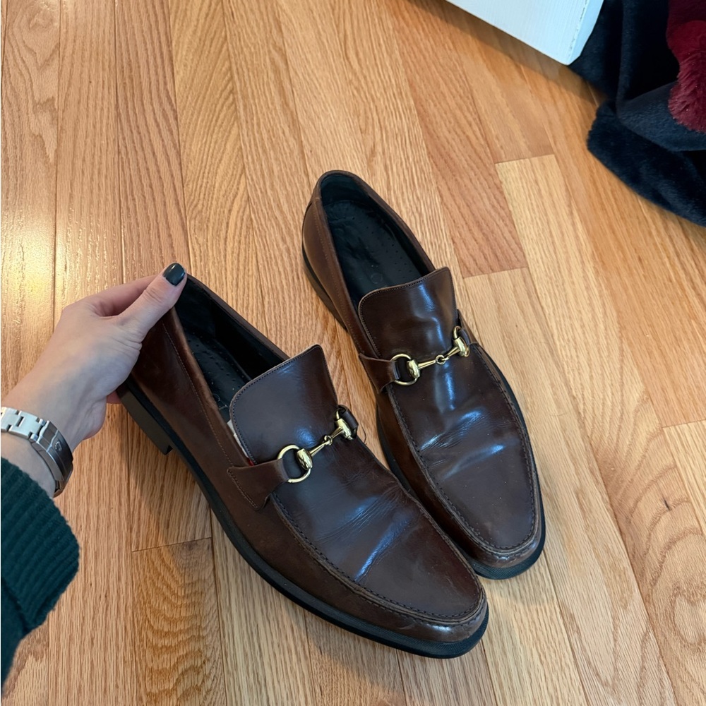 [Gucci] Brown Loafers with Gold Detail